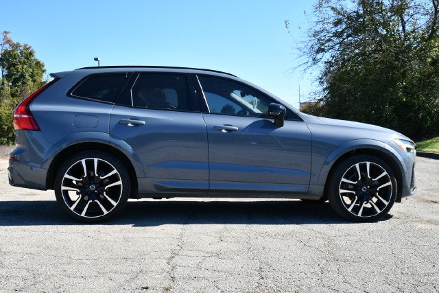 2024 Volvo XC60 B5 Ultimate Dark Theme