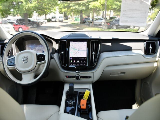 2023 Volvo XC60 B5 Plus Bright Theme