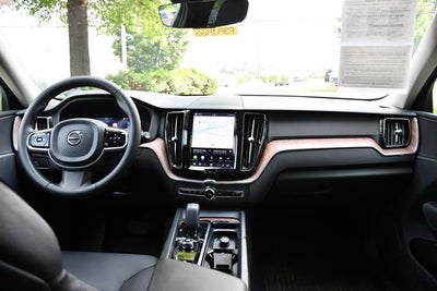 2023 Volvo XC60 B5 Plus Dark Theme
