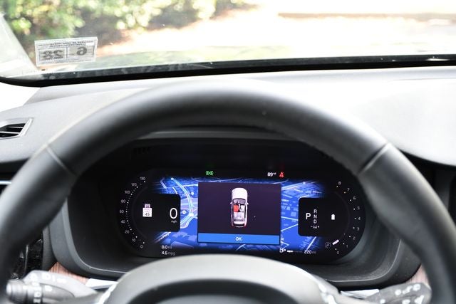 2023 Volvo XC60 B5 Plus Dark Theme