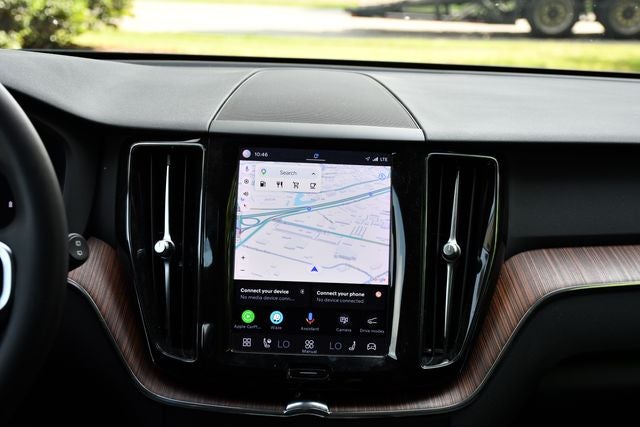 2023 Volvo XC60 B5 Plus Dark Theme