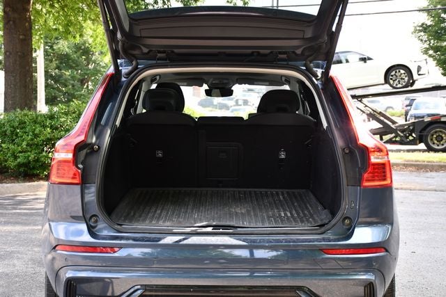 2023 Volvo XC60 B5 Plus Dark Theme