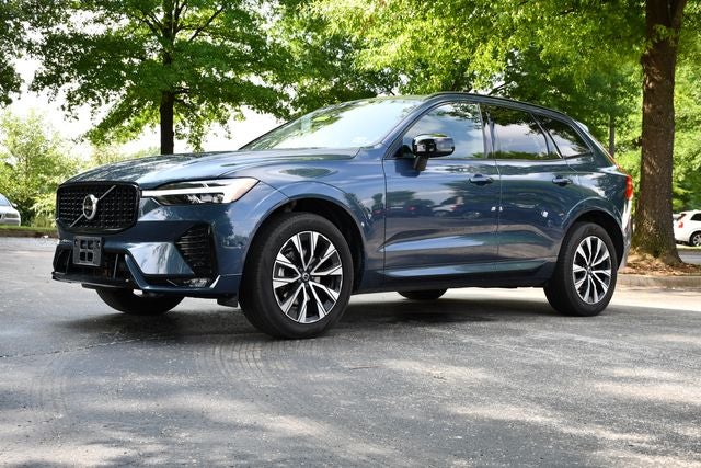 2023 Volvo XC60 B5 Plus Dark Theme