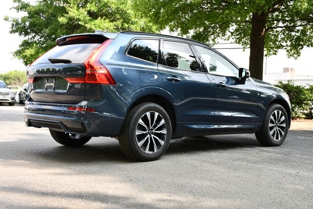 2023 Volvo XC60 B5 Plus Dark Theme