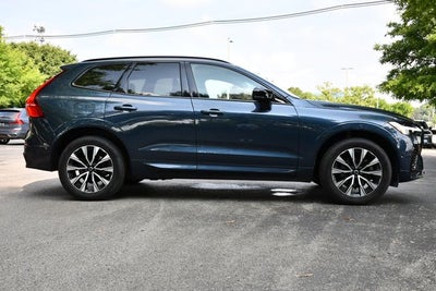 2023 Volvo XC60 B5 Plus Dark Theme