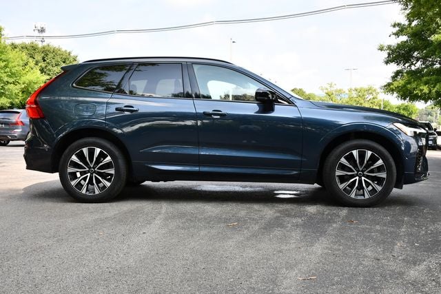 2023 Volvo XC60 B5 Plus Dark Theme
