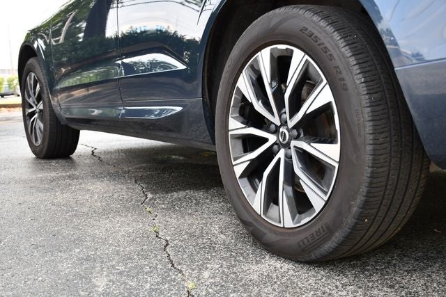 2023 Volvo XC60 B5 Plus Dark Theme