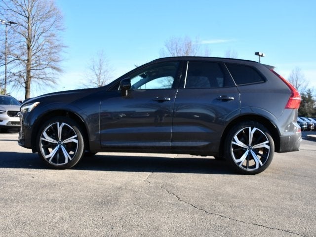 2023 Volvo XC60 B5 Ultimate Dark Theme
