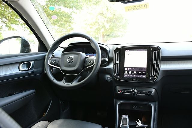 2026 Volvo XC40 B5 Plus