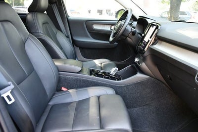 2026 Volvo XC40 B5 Plus