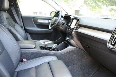 2026 Volvo XC40 B5 Plus