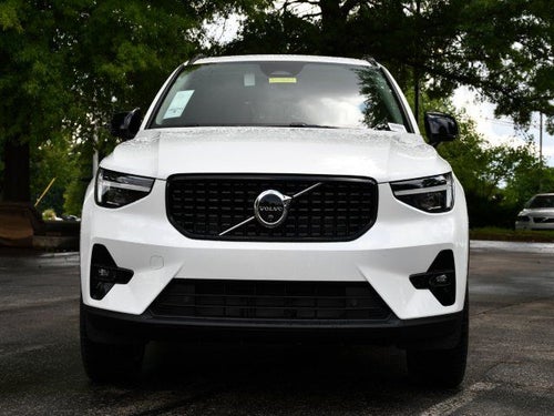 2025 Volvo XC40 B5 Plus Dark Theme