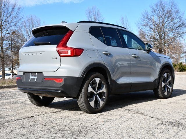 2025 Volvo XC40 B5 Plus Dark Theme