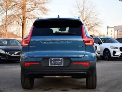 2025 Volvo XC40 B5 Plus Dark Theme