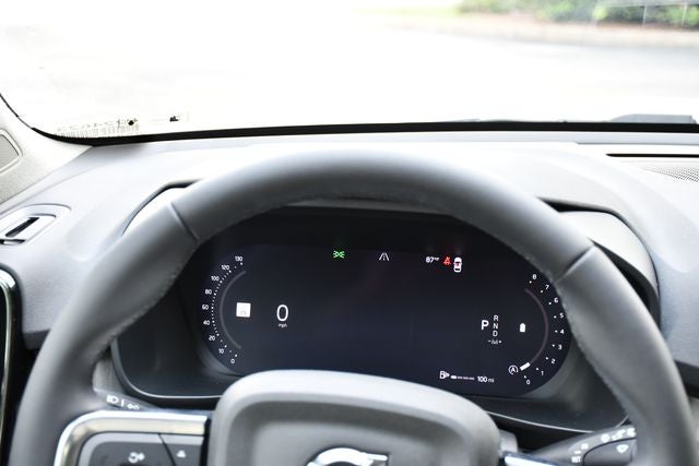 2024 Volvo XC40 B5 Plus Bright Theme