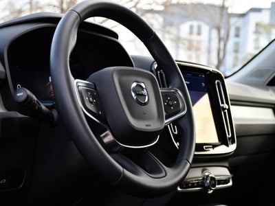 2025 Volvo XC40 B5 Plus Bright Theme