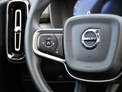 2025 Volvo XC40 B5 Plus Bright Theme