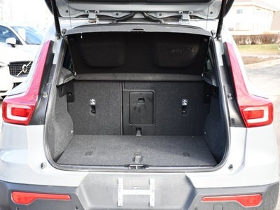 2025 Volvo XC40 B5 Plus Bright Theme