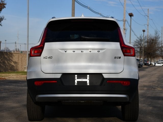 2025 Volvo XC40 B5 Plus Bright Theme