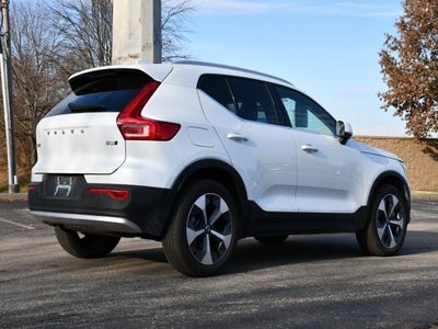 2025 Volvo XC40 B5 Plus Bright Theme