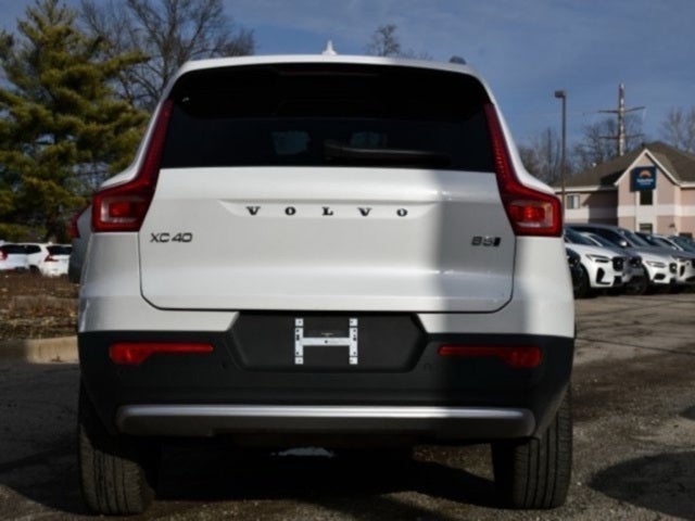 2025 Volvo XC40 B5 Plus Bright Theme