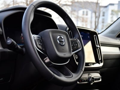 2025 Volvo XC40 B5 Plus Bright Theme