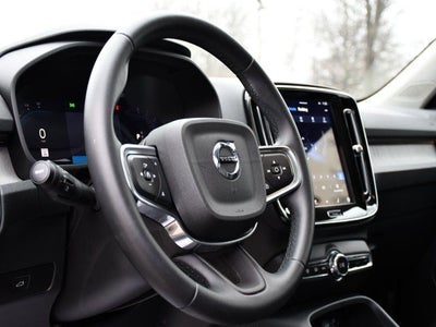 2025 Volvo XC40 B5 Plus Bright Theme