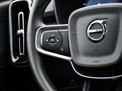 2025 Volvo XC40 B5 Plus Bright Theme