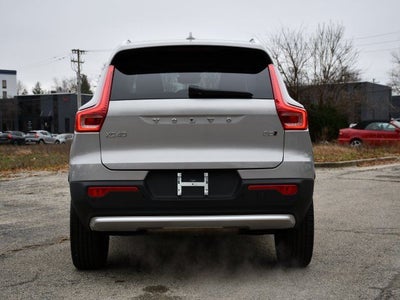 2025 Volvo XC40 B5 Plus Bright Theme