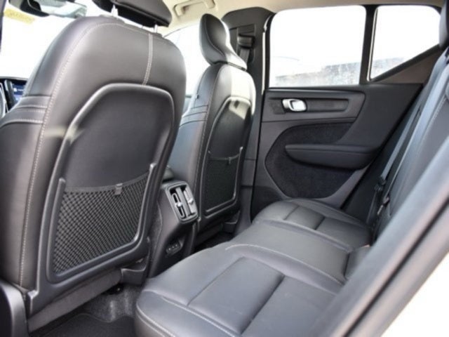 2025 Volvo XC40 B5 Plus Bright Theme