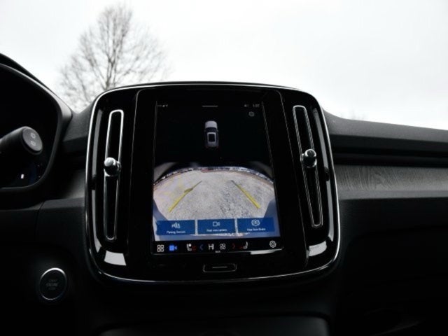 2025 Volvo XC40 B5 Core