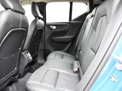 2025 Volvo XC40 B5 Core