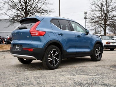 2025 Volvo XC40 B5 Core