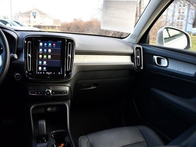 2025 Volvo XC40 B5 Core