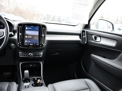 2025 Volvo XC40 B5 Core