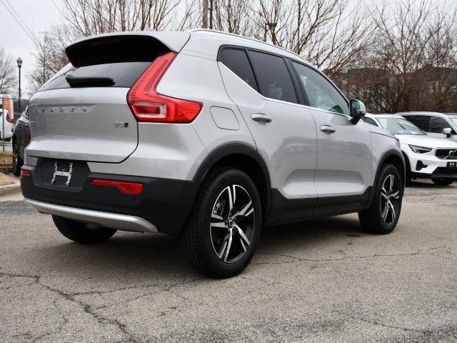 2025 Volvo XC40 B5 Core