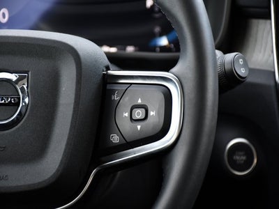 2025 Volvo XC40 B5 Core