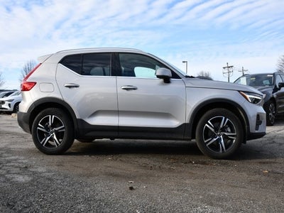 2025 Volvo XC40 B5 Core