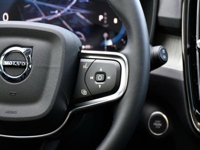 2025 Volvo XC40 B5 Core
