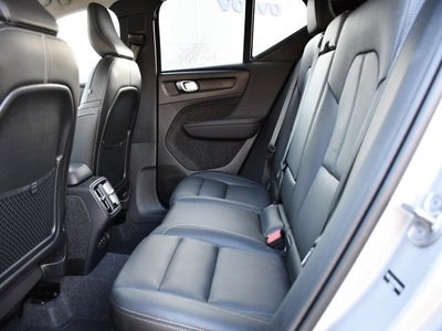 2025 Volvo XC40 B5 Core