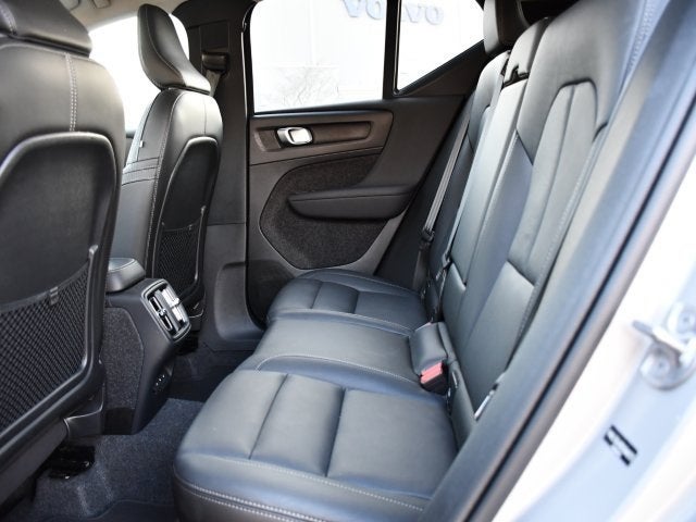 2025 Volvo XC40 B5 Core