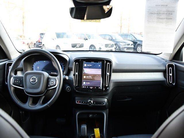 2025 Volvo XC40 B5 Core