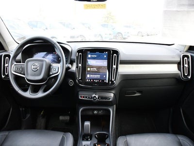 2025 Volvo XC40 B5 Core