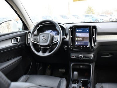 2025 Volvo XC40 B5 Core