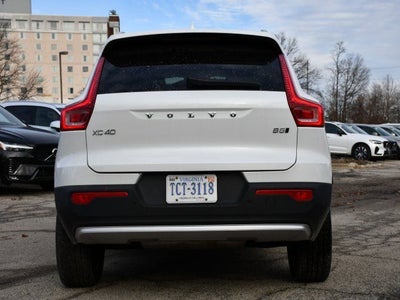 2025 Volvo XC40 B5 Core