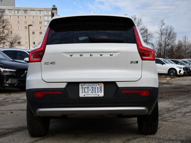 2025 Volvo XC40 B5 Core