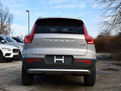 2025 Volvo XC40 B5 Core