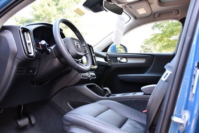 2024 Volvo XC40 B5 Core