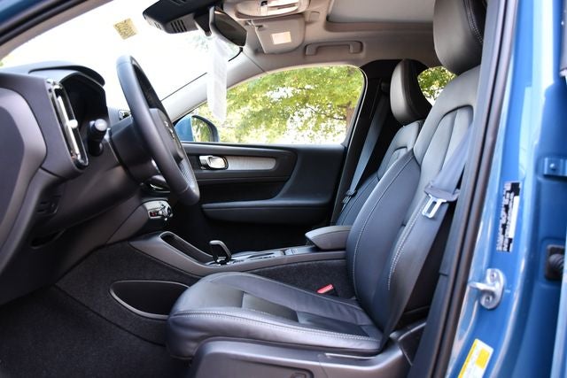 2024 Volvo XC40 B5 Core