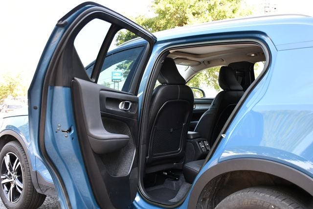2024 Volvo XC40 B5 Core